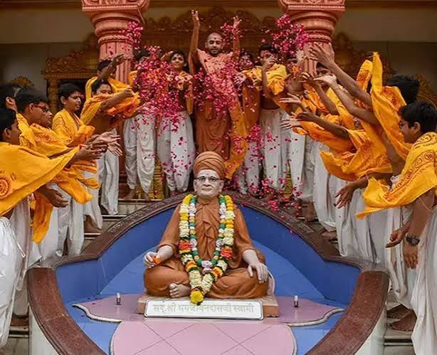 Guru purnima celebration images (81)