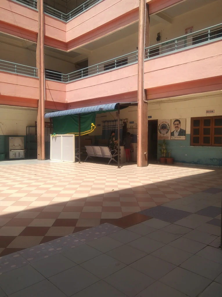 Narayana EM School